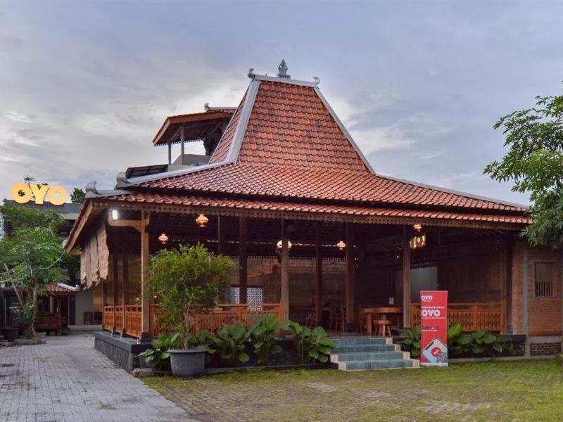 Hotel Joglo Manggisan Syariah
