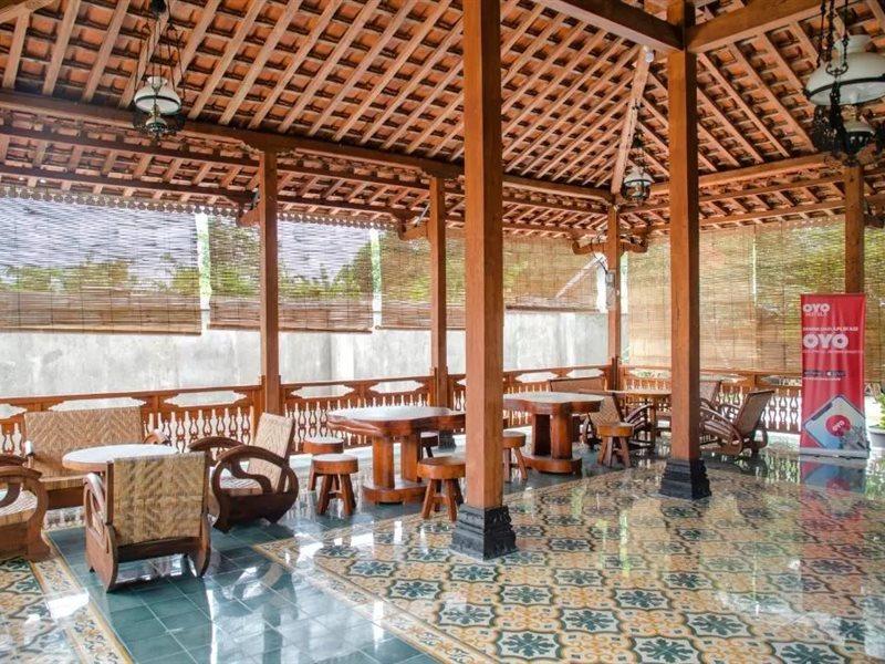 Hotel Joglo Manggisan Syariah 2*
