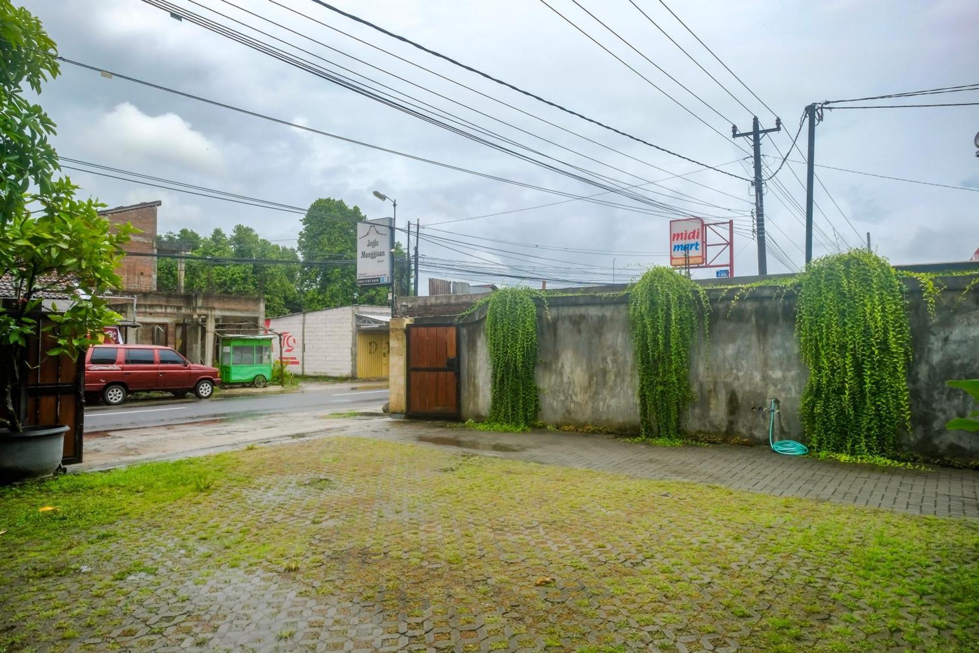 Joglo Manggisan Syariah Hotel